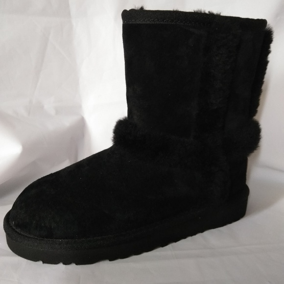 Ugg Girl's Size 1 Black Hadley Boots (New w/o Box) - Picture 6 of 7